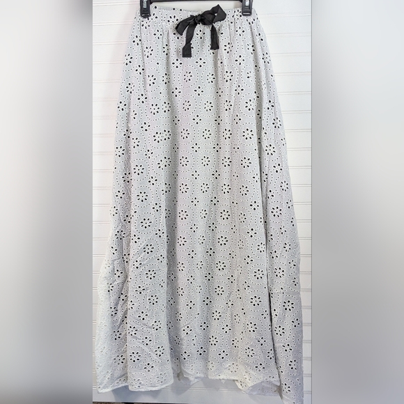 Pari Passu NWOT White Eyelet Over Black Maxi Elastic Waist Skirt sizes 20+24 - Picture 2 of 11